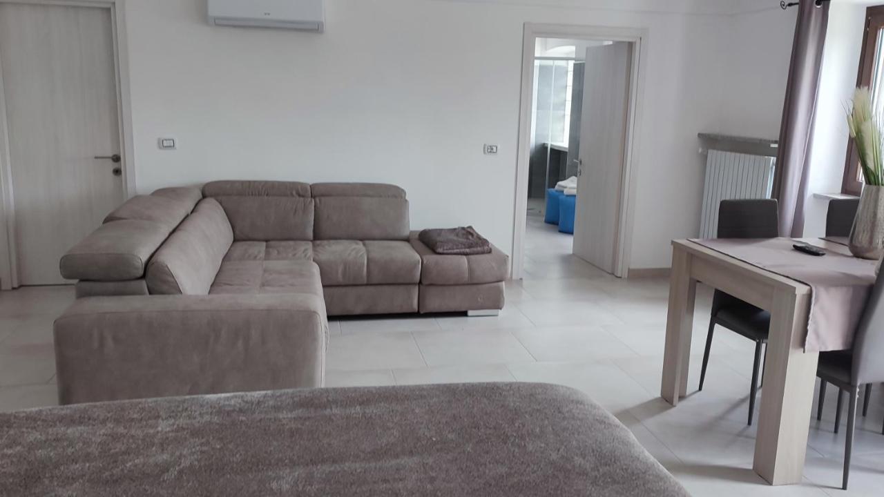 Nautica Tarello - Casa Ena Beb Bed & Breakfast วิเวโรเน ภายนอก รูปภาพ