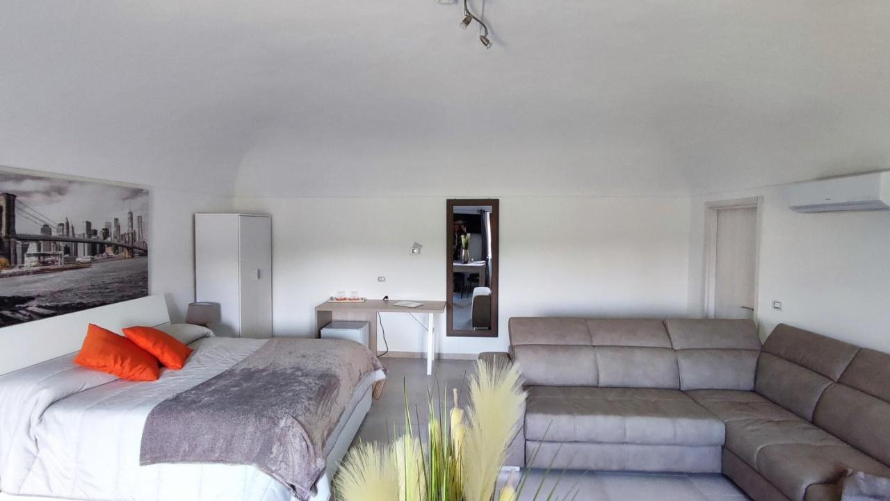 Nautica Tarello - Casa Ena Beb Bed & Breakfast วิเวโรเน ภายนอก รูปภาพ