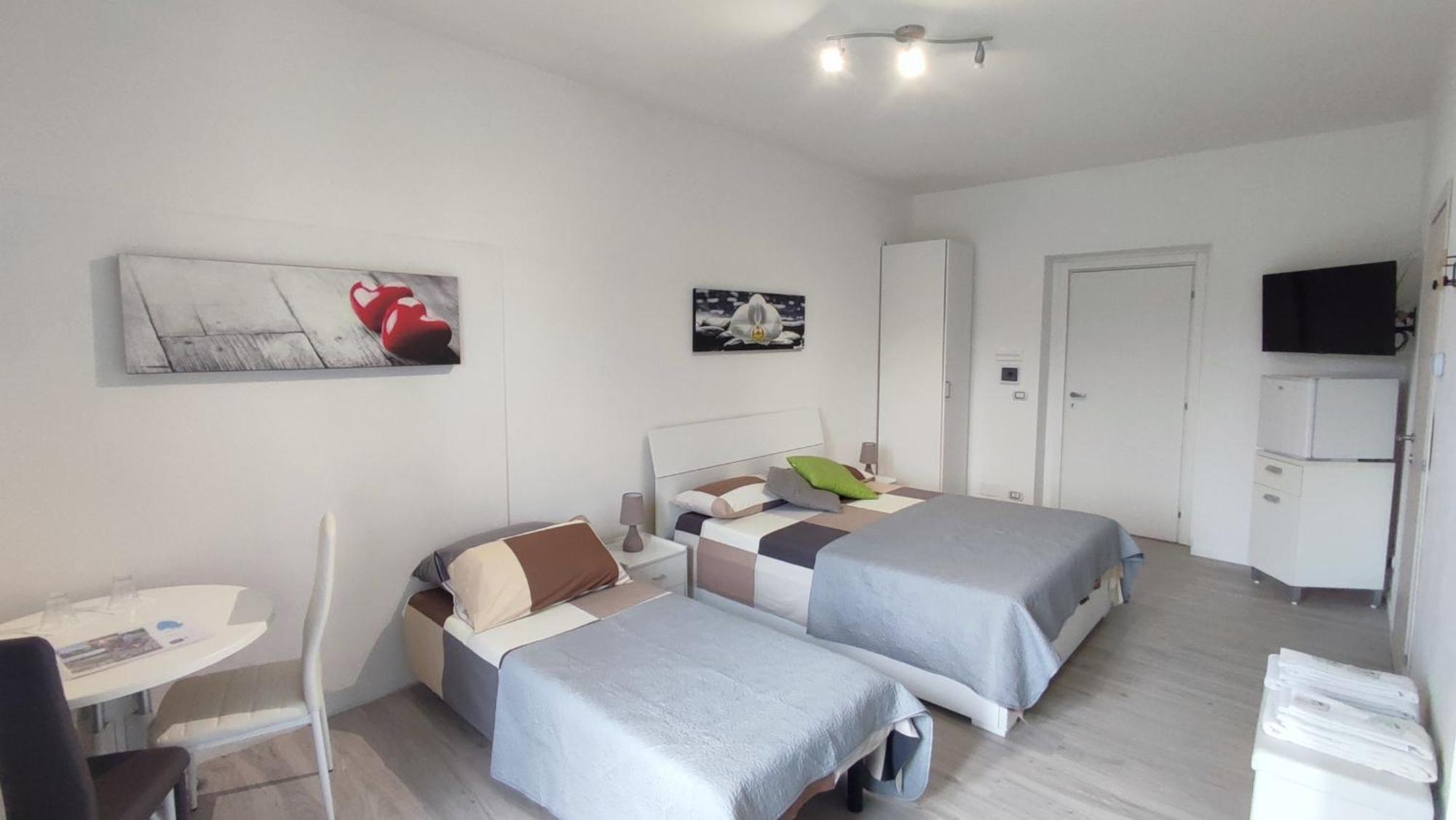 Nautica Tarello - Casa Ena Beb Bed & Breakfast วิเวโรเน ภายนอก รูปภาพ