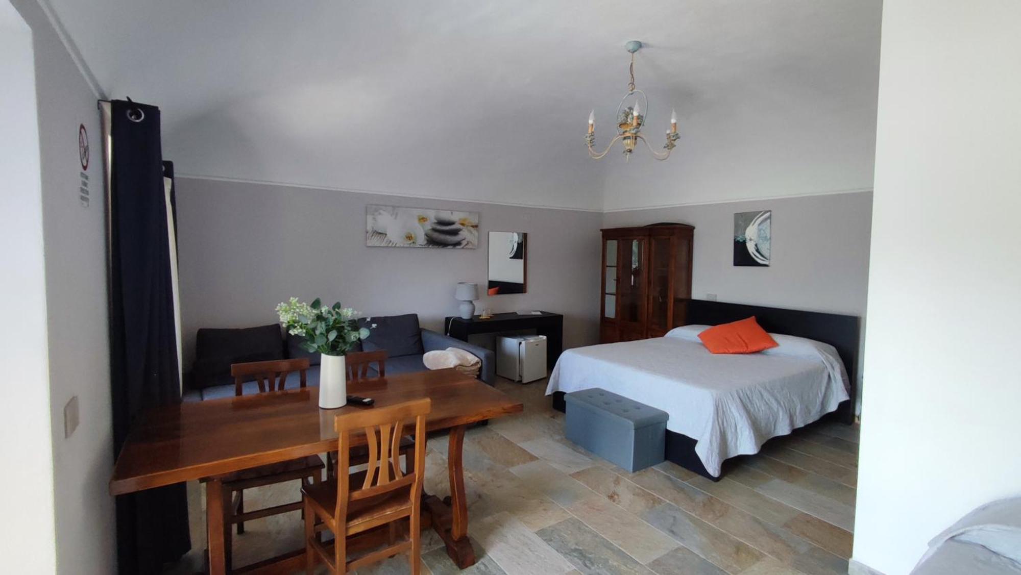 Nautica Tarello - Casa Ena Beb Bed & Breakfast วิเวโรเน ภายนอก รูปภาพ