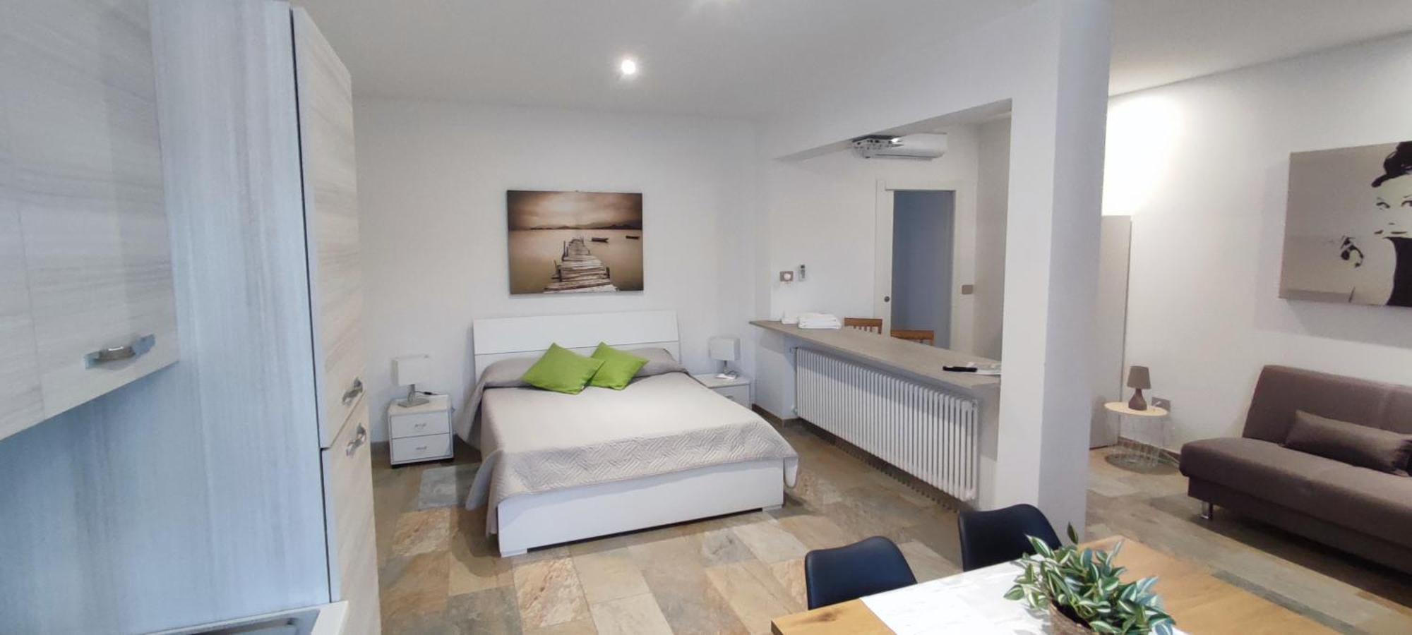 Nautica Tarello - Casa Ena Beb Bed & Breakfast วิเวโรเน ภายนอก รูปภาพ