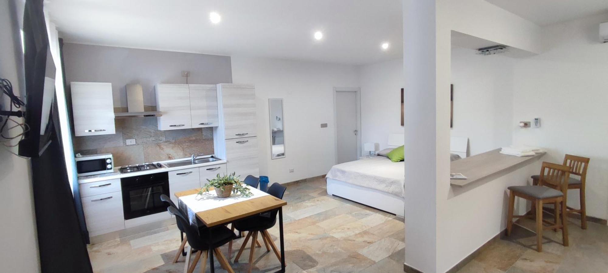 Nautica Tarello - Casa Ena Beb Bed & Breakfast วิเวโรเน ภายนอก รูปภาพ