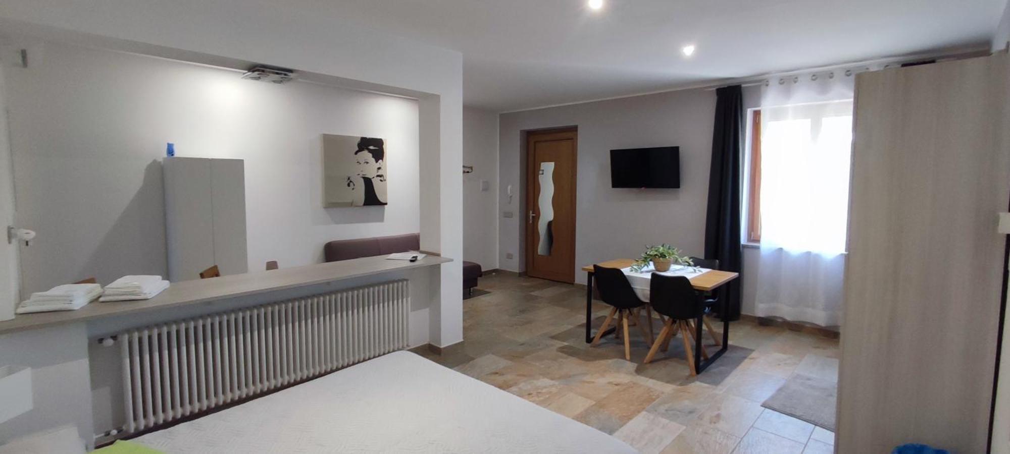 Nautica Tarello - Casa Ena Beb Bed & Breakfast วิเวโรเน ภายนอก รูปภาพ